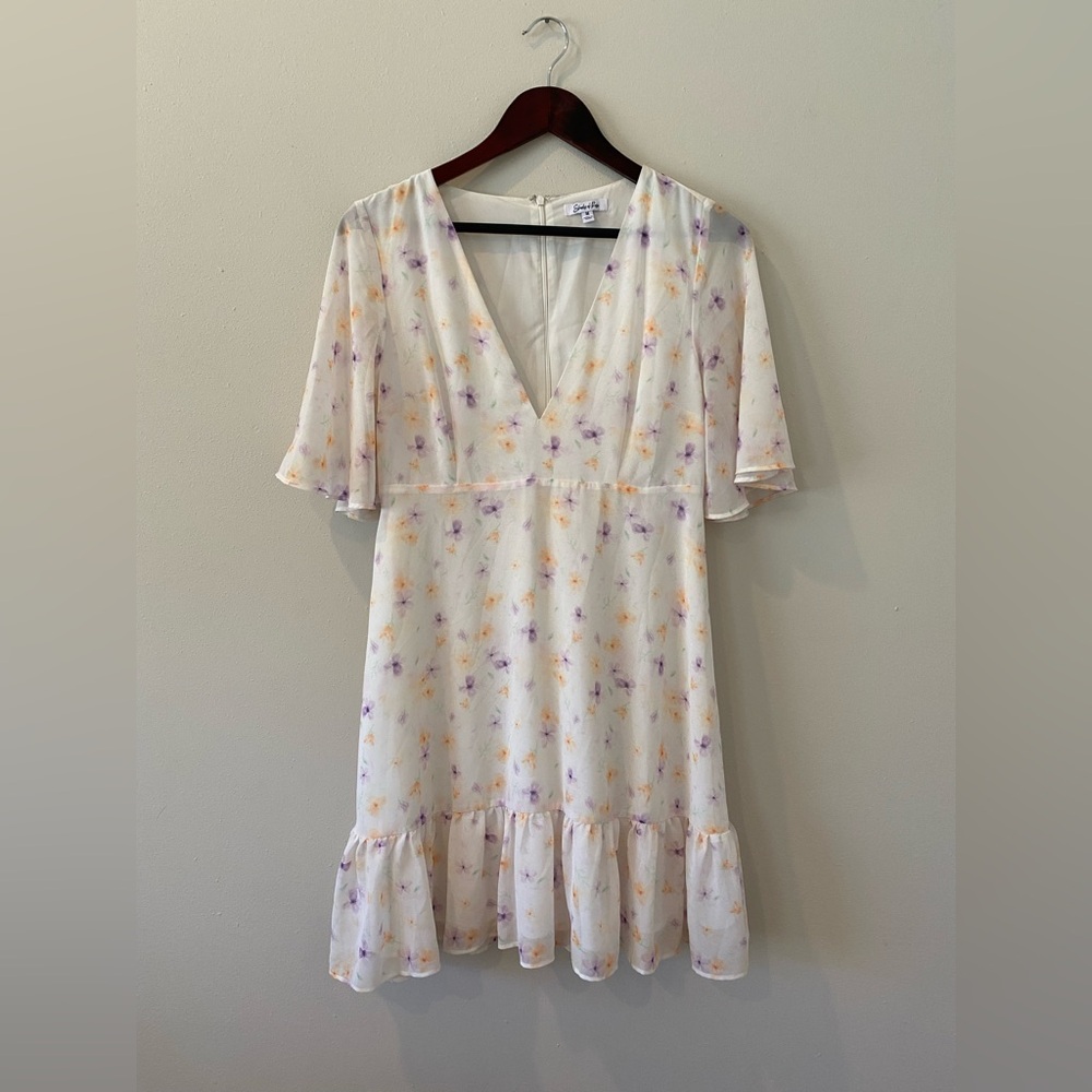 Shades Of Rose Dress Medium Floral V-Neck Short Sleeves Zipper Back Lined
